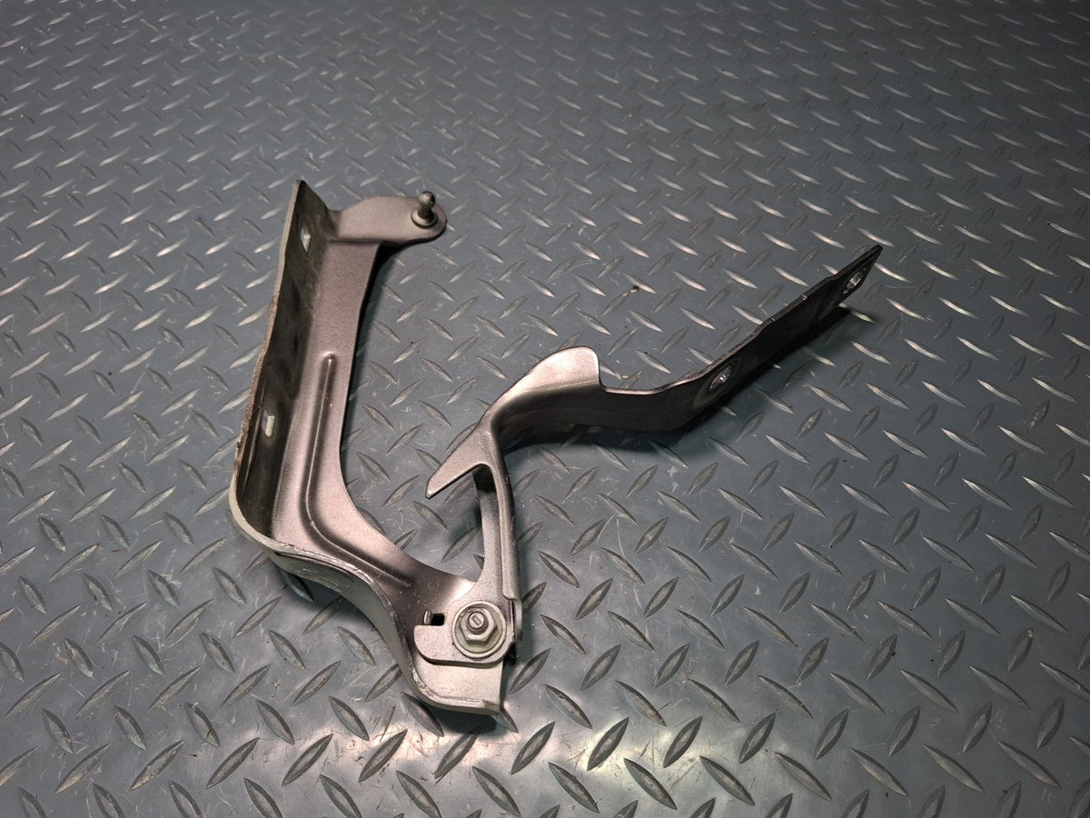 2017-2020 Maserati Levante M161 Front Left & Right Hood Hinge Support Set of 2
