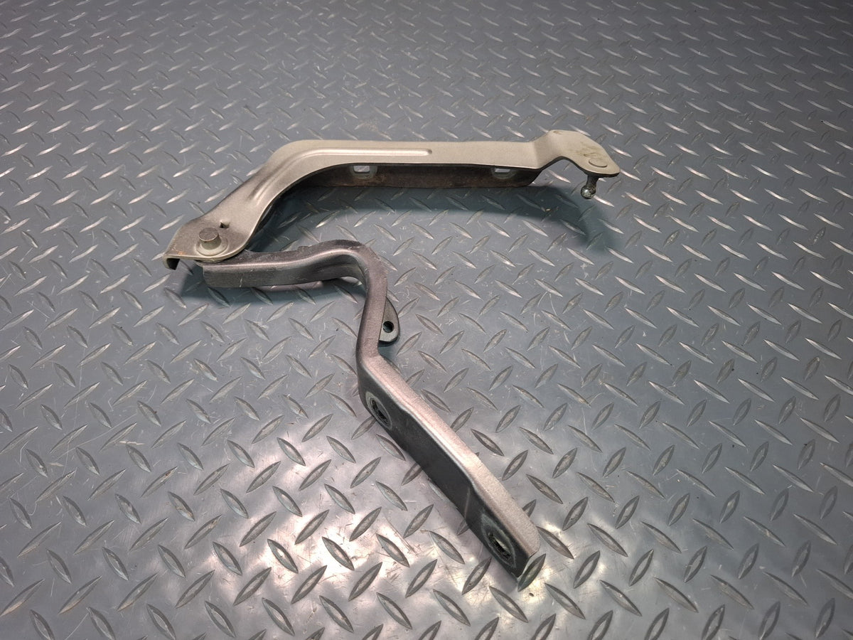 2017-2020 Maserati Levante M161 Front Left & Right Hood Hinge Support Set of 2