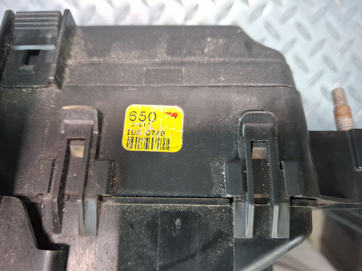 2017-2020 Maserati Levante M161 Engine Bay Fuse Relay Box
