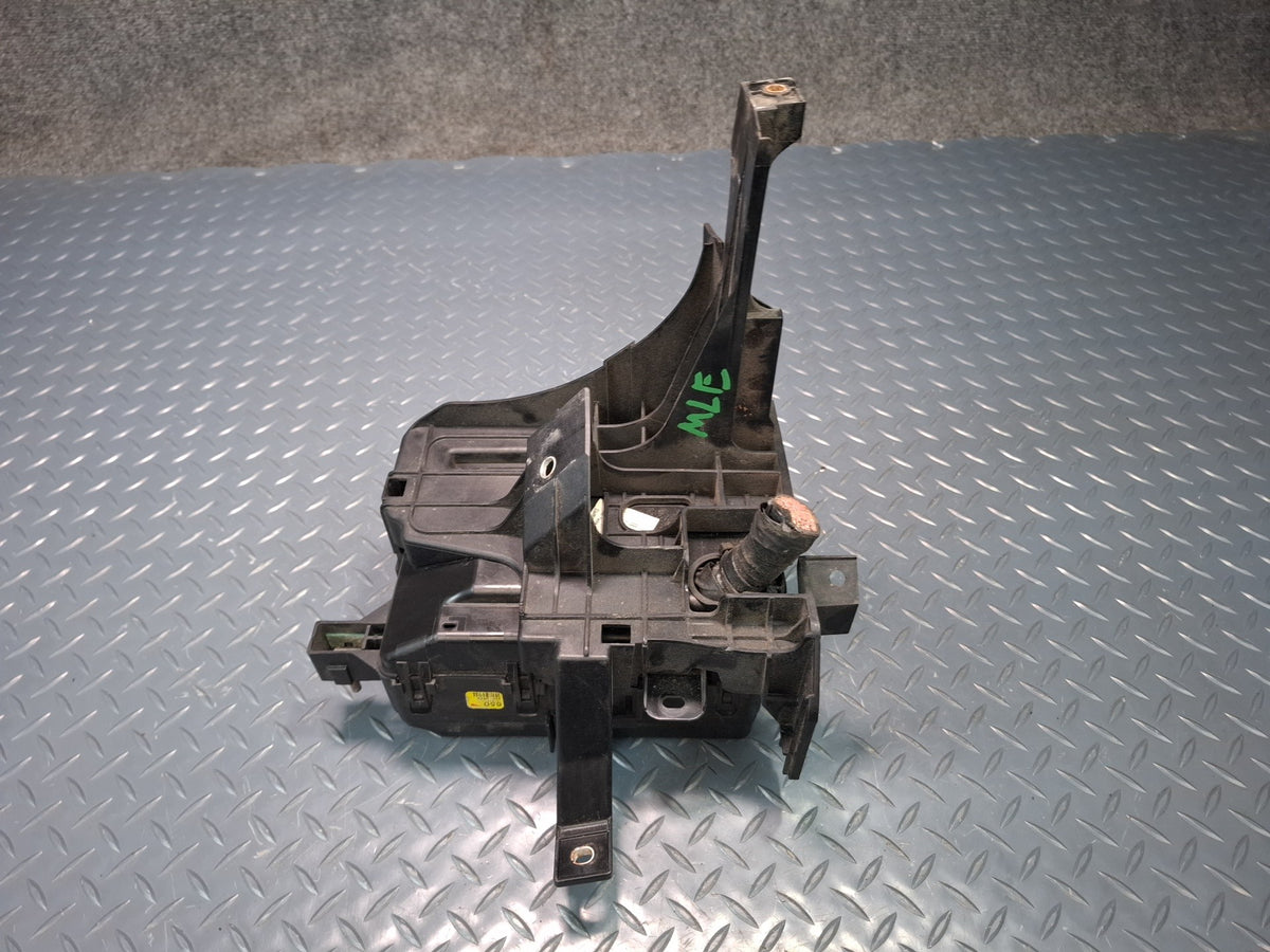 2017-2020 Maserati Levante M161 Engine Bay Fuse Relay Box