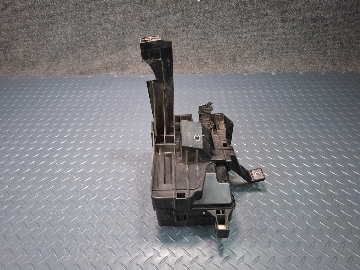 2017-2020 Maserati Levante M161 Engine Bay Fuse Relay Box