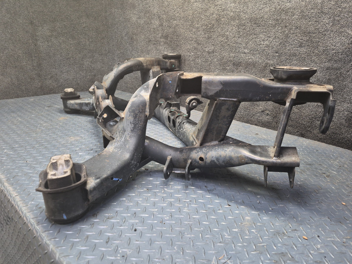 02-03 Ford Thunderbird Rear Suspension Sub Frame Crossmember Carrier 140K OEM