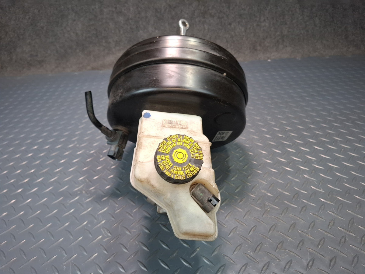 2017-2020 Maserati Levante M161 Brake Master Cylinder Booster Fluid Reservoir