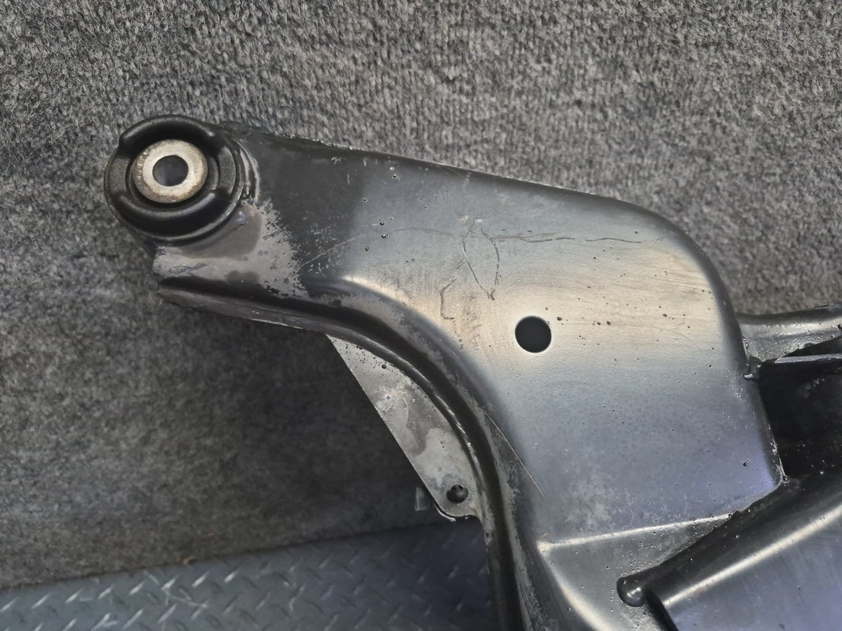 1994-1997 BMW E31 840Ci Rear Suspension Subframe Crossmember Carrier Cradle