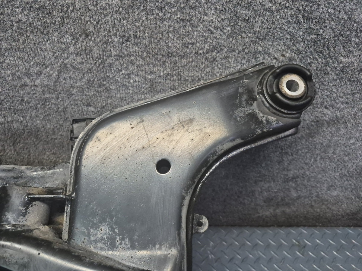1994-1997 BMW E31 840Ci Rear Suspension Subframe Crossmember Carrier Cradle