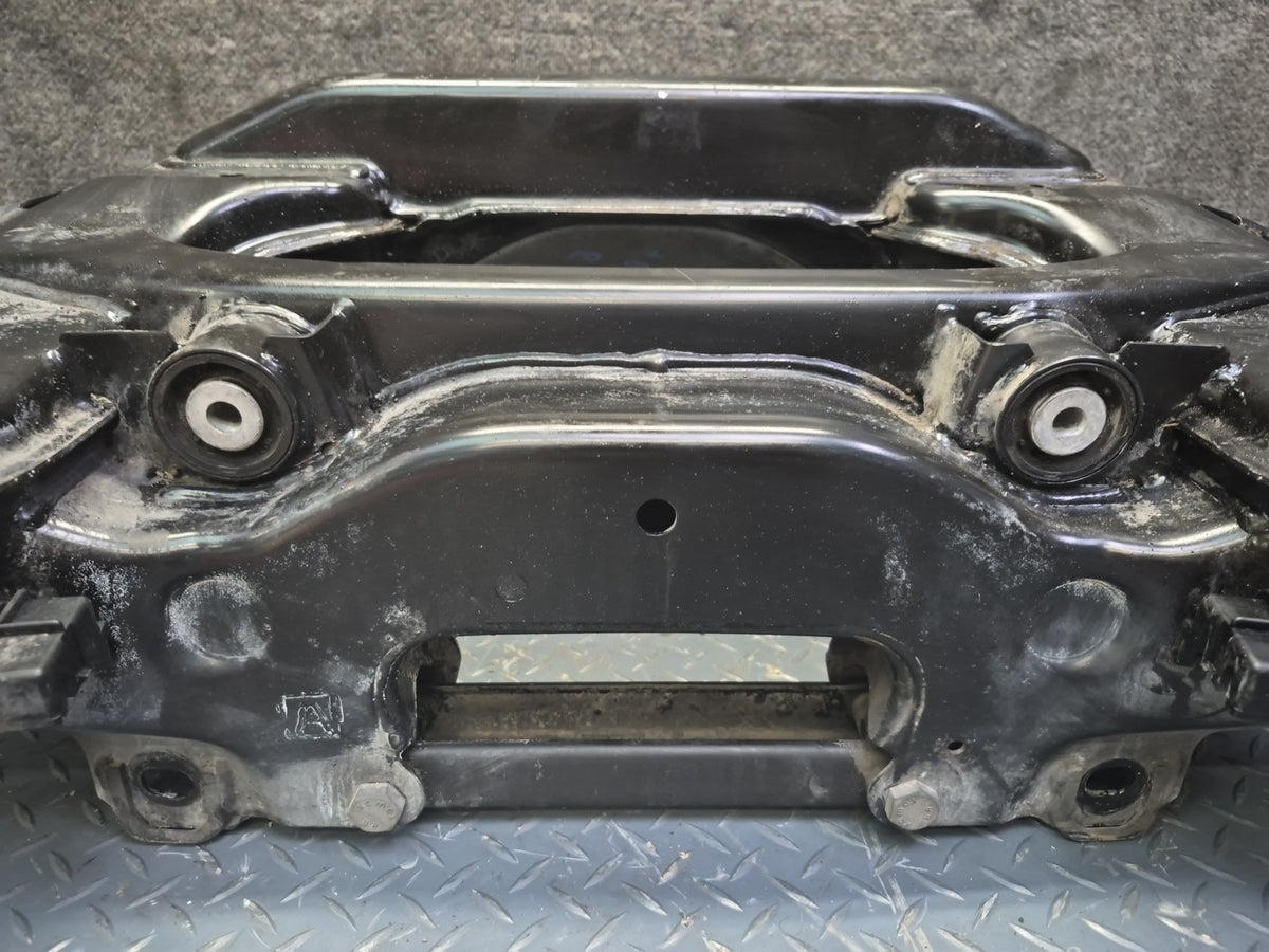 1994-1997 BMW E31 840Ci Rear Suspension Subframe Crossmember Carrier Cradle
