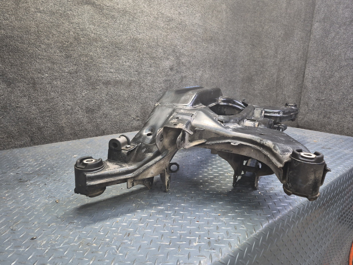 1994-1997 BMW E31 840Ci Rear Suspension Subframe Crossmember Carrier Cradle