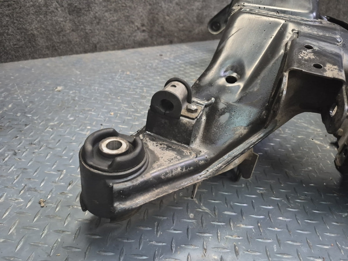 1994-1997 BMW E31 840Ci Rear Suspension Subframe Crossmember Carrier Cradle