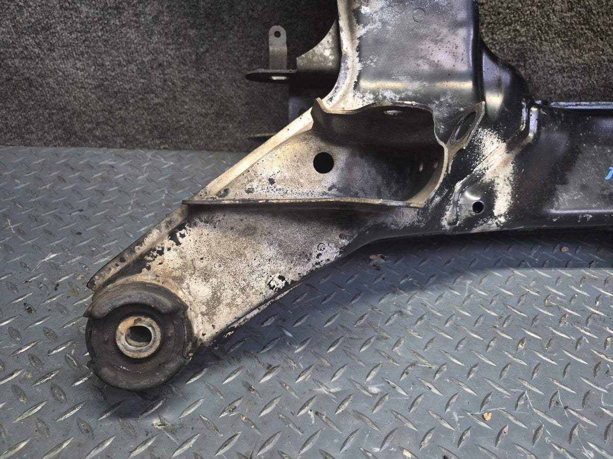 1994-1997 BMW E31 840Ci Rear Suspension Subframe Crossmember Carrier Cradle