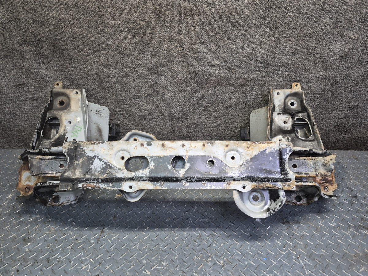 93-96 Toyota Hiace KZH106W 4WD Front Suspension Subframe Crossmember Cradle OEM