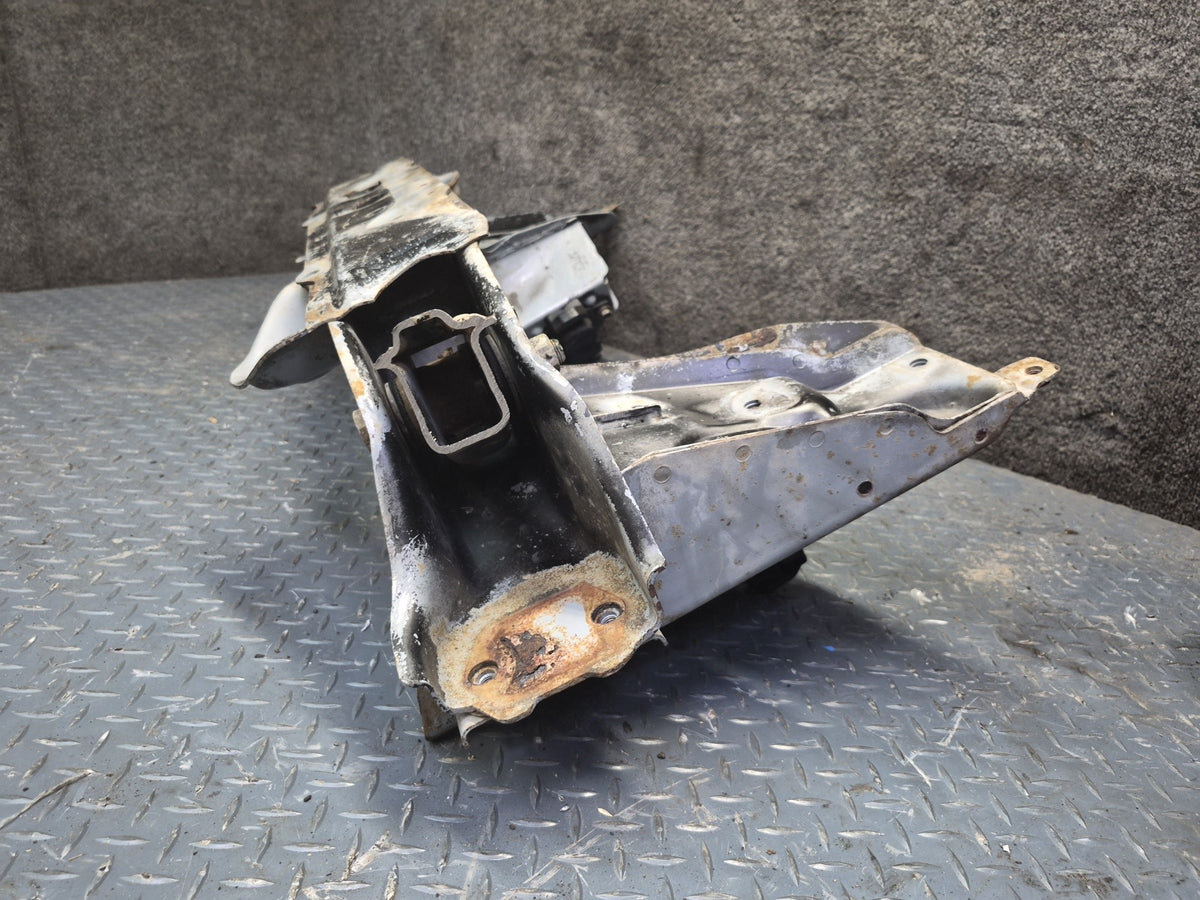 93-96 Toyota Hiace KZH106W 4WD Front Suspension Subframe Crossmember Cradle OEM