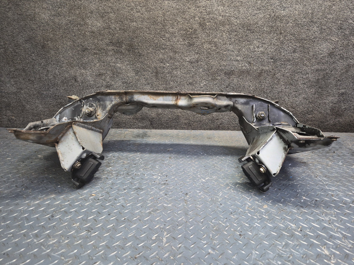 93-96 Toyota Hiace KZH106W 4WD Front Suspension Subframe Crossmember Cradle OEM