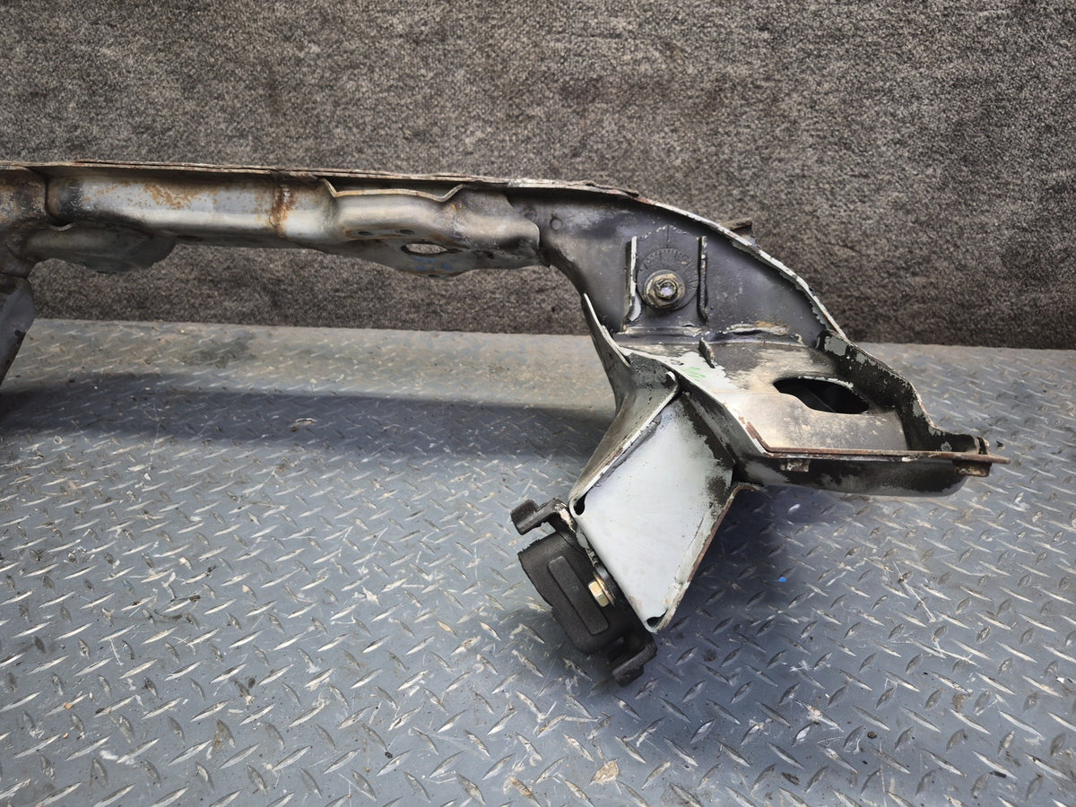 93-96 Toyota Hiace KZH106W 4WD Front Suspension Subframe Crossmember Cradle OEM