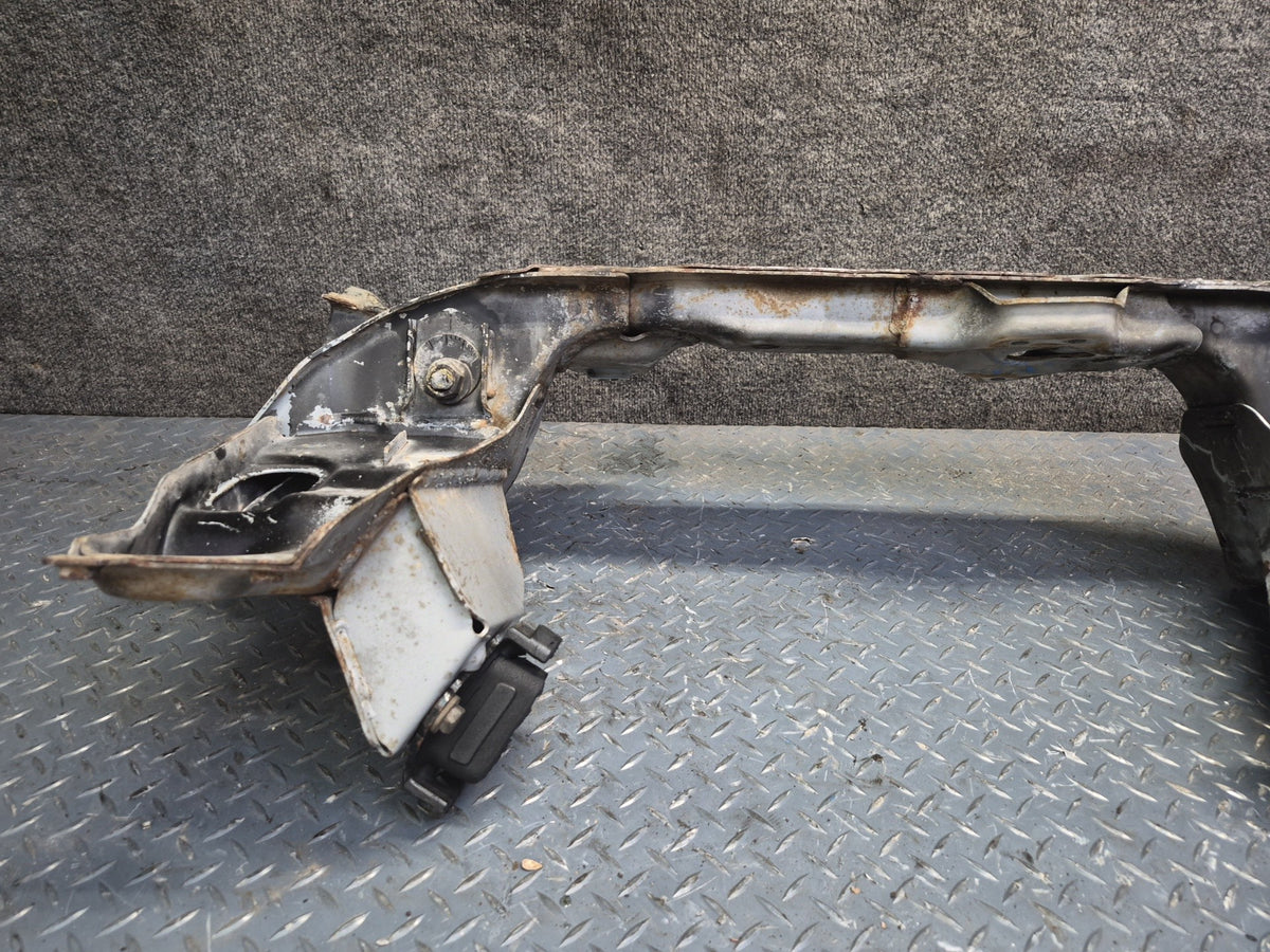 93-96 Toyota Hiace KZH106W 4WD Front Suspension Subframe Crossmember Cradle OEM