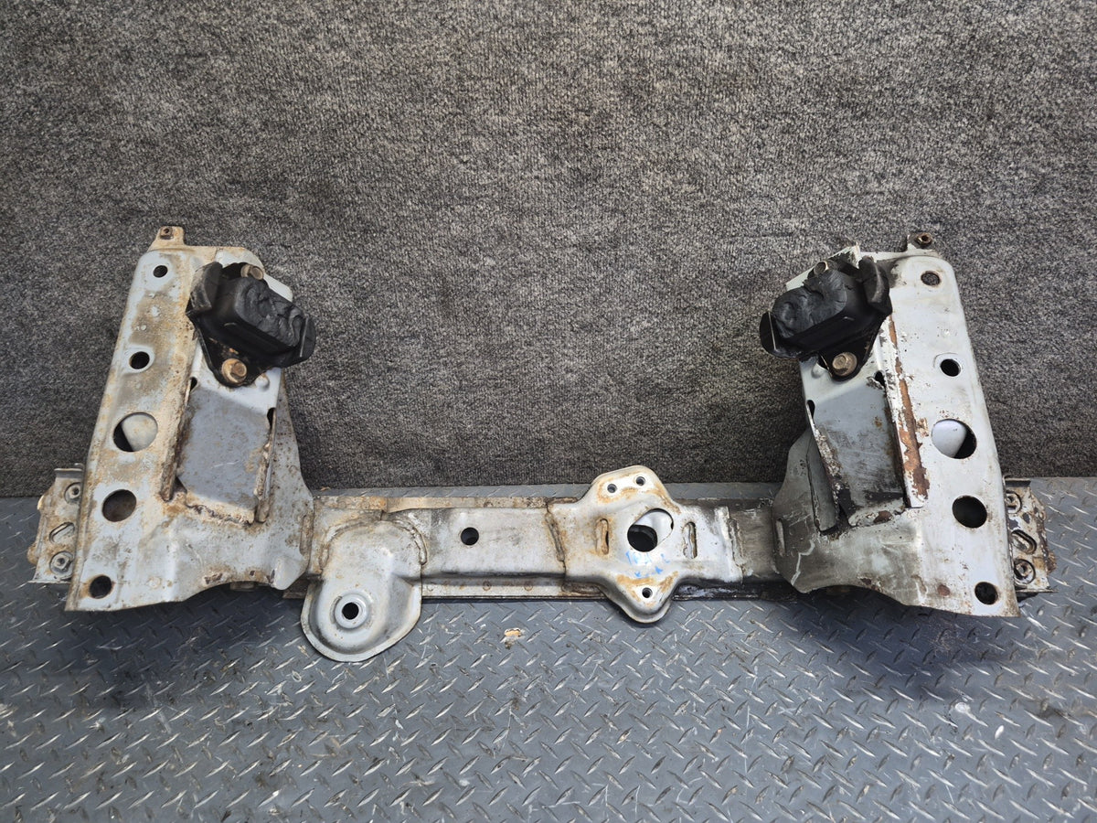 93-96 Toyota Hiace KZH106W 4WD Front Suspension Subframe Crossmember Cradle OEM