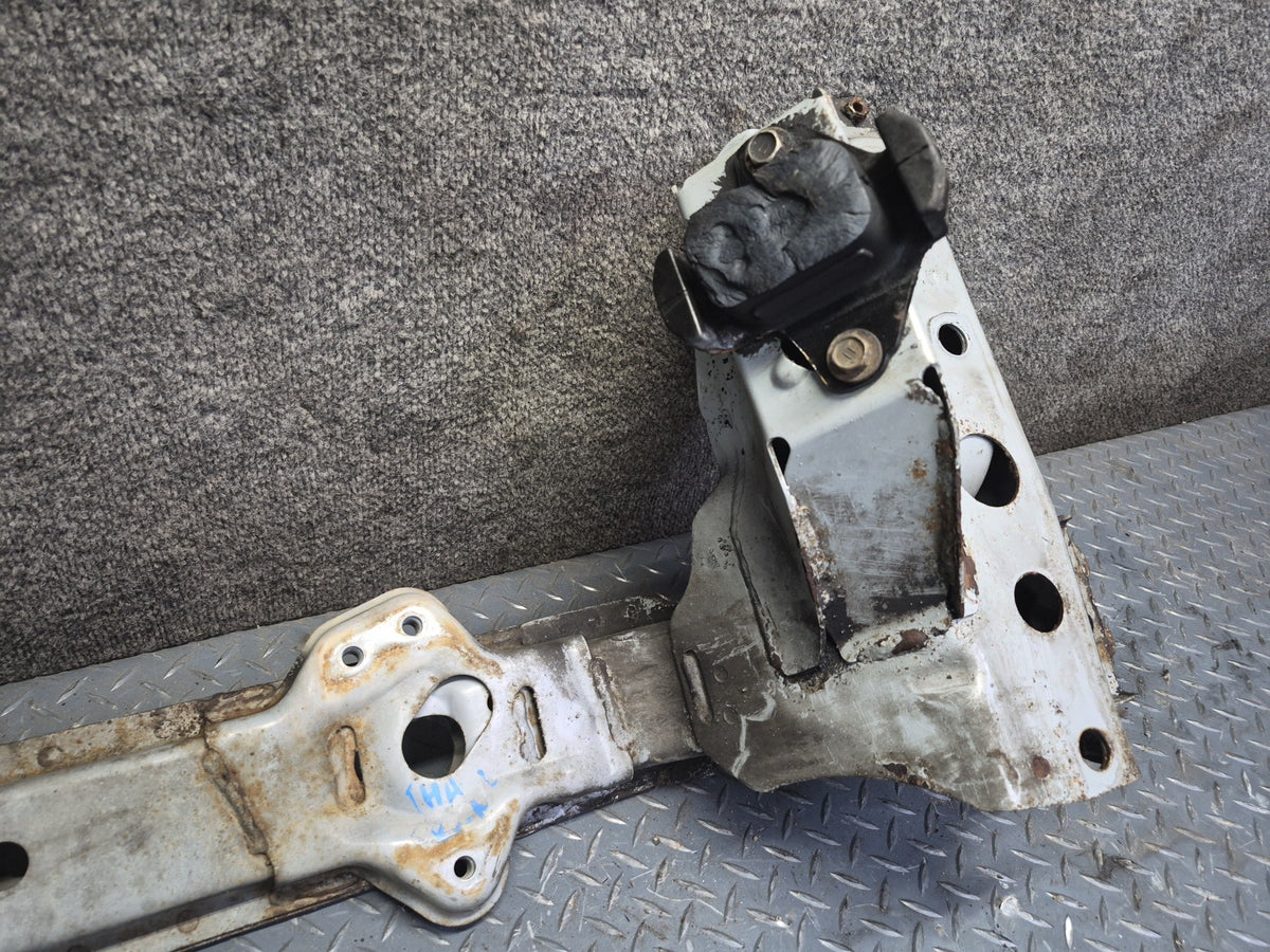 93-96 Toyota Hiace KZH106W 4WD Front Suspension Subframe Crossmember Cradle OEM