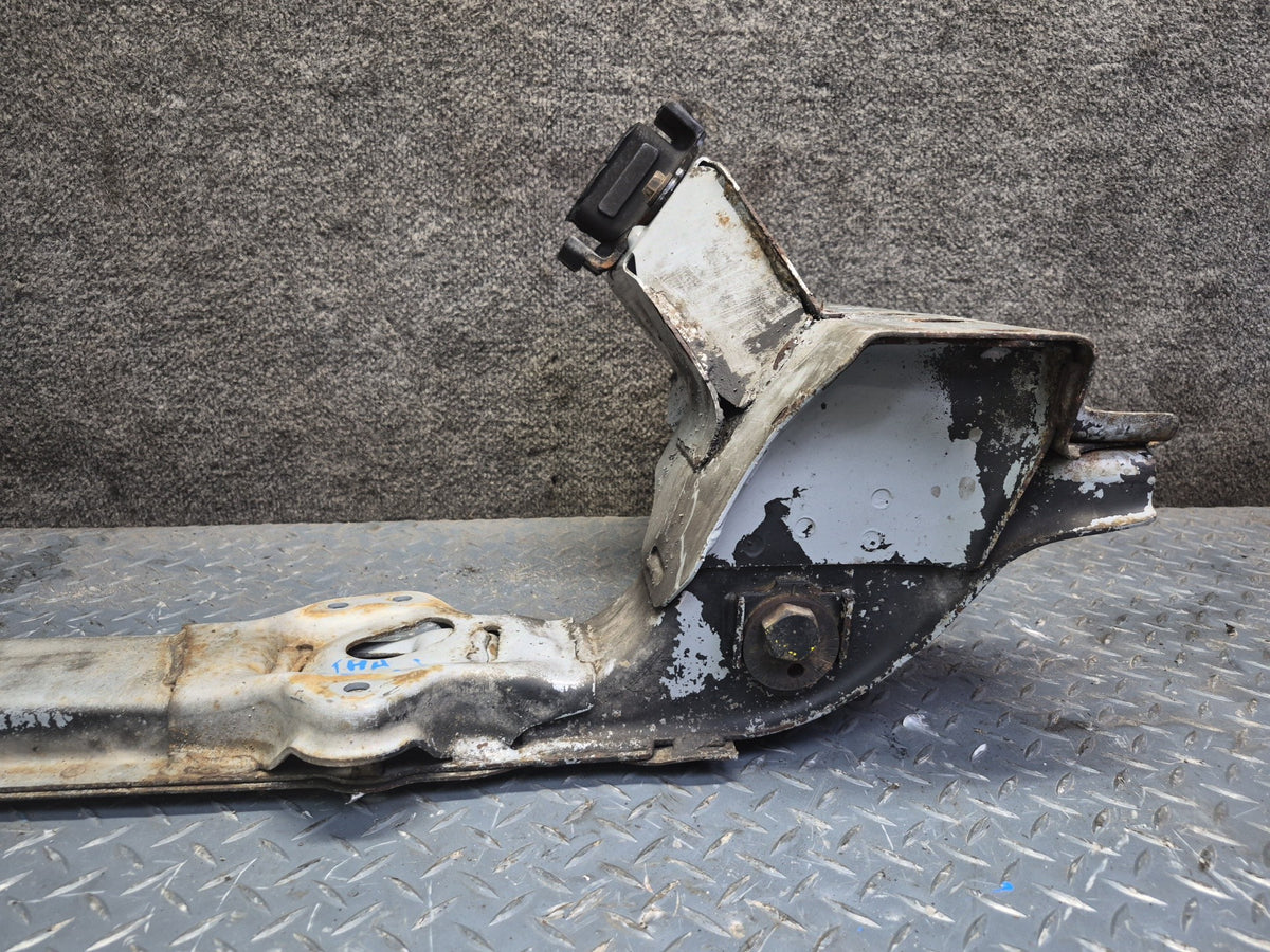 93-96 Toyota Hiace KZH106W 4WD Front Suspension Subframe Crossmember Cradle OEM