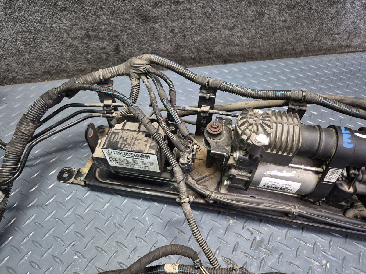 2017-2020 Maserati Levante M161 Rear Air Suspension Compressor Pump w Reservoirs