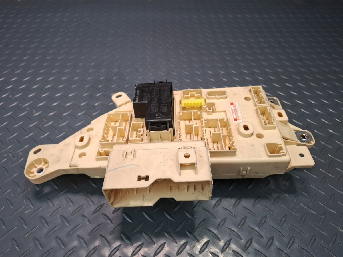 2003-2007 Lexus UZJ100L LX470 Dash Front Right Junction Cabin Fuse Relay Box