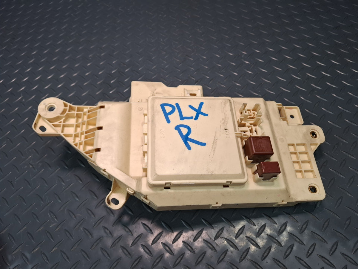 2003-2007 Lexus UZJ100L LX470 Dash Front Right Junction Cabin Fuse Relay Box