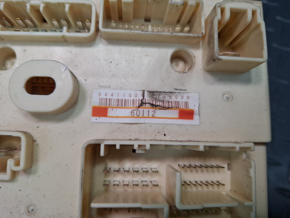 2003-2007 Lexus UZJ100L LX470 Dash Front Left Junction Cabin Fuse Relay Box