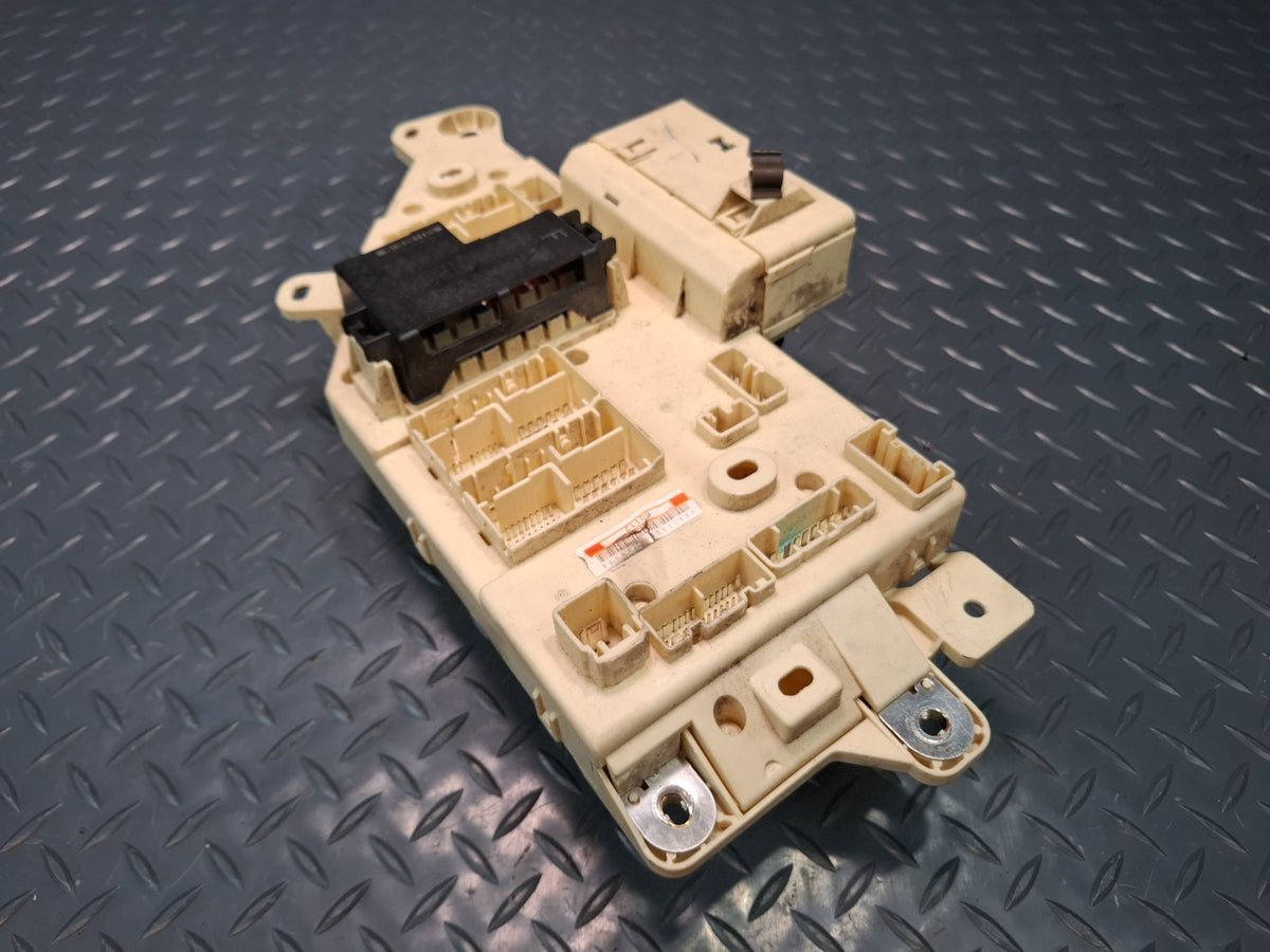 2003-2007 Lexus UZJ100L LX470 Dash Front Left Junction Cabin Fuse Relay Box