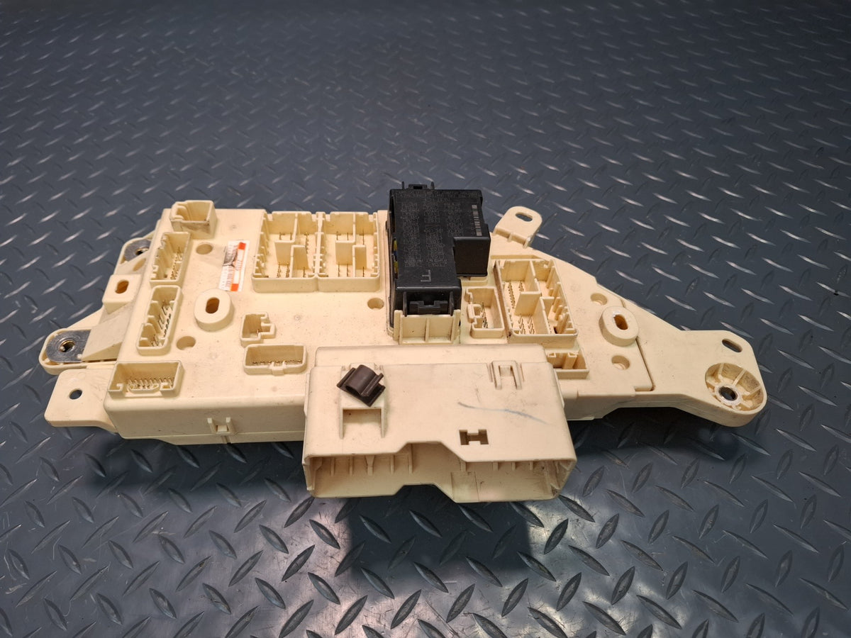 2003-2007 Lexus UZJ100L LX470 Dash Front Left Junction Cabin Fuse Relay Box