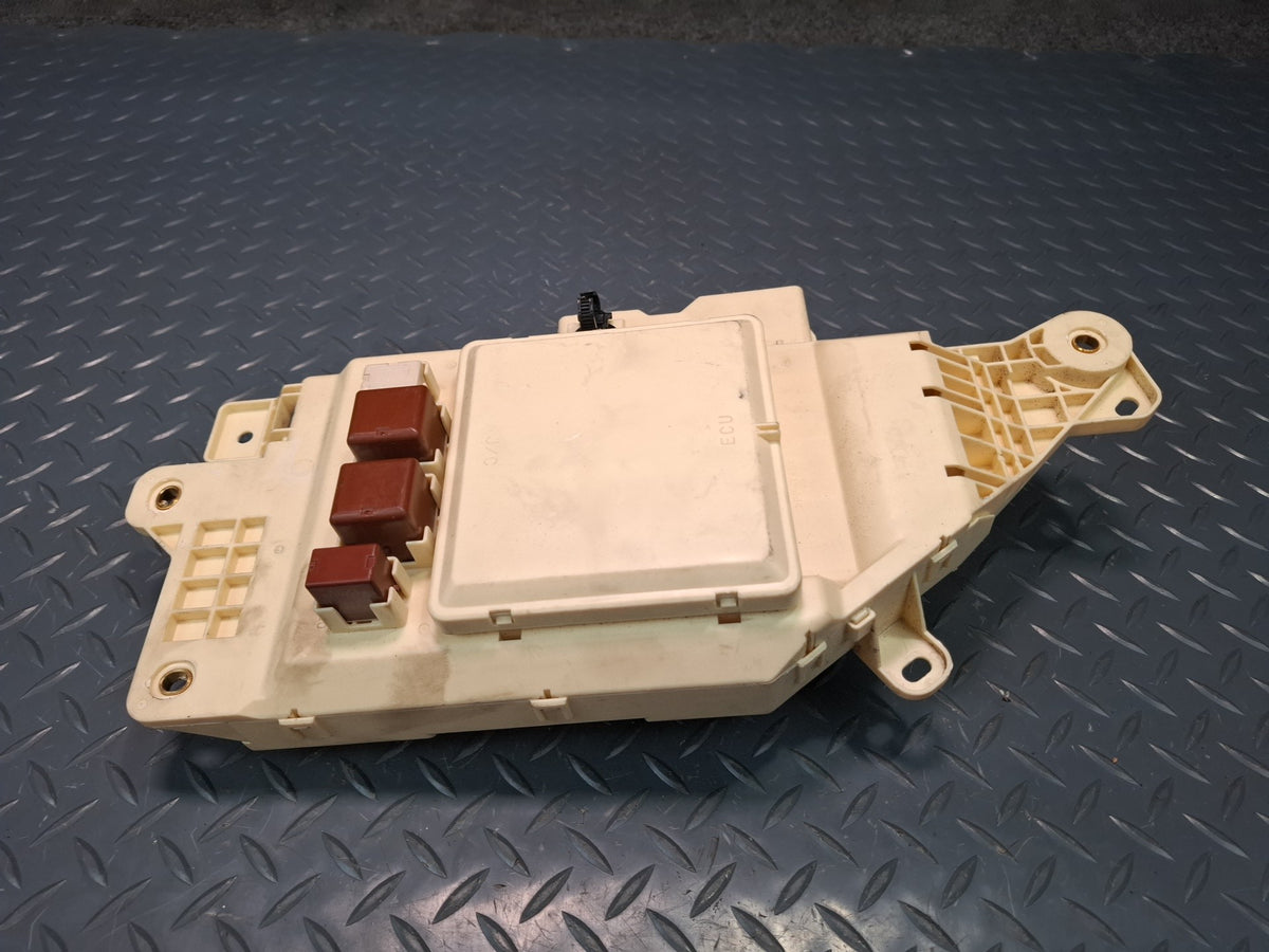 2003-2007 Lexus UZJ100L LX470 Dash Front Left Junction Cabin Fuse Relay Box