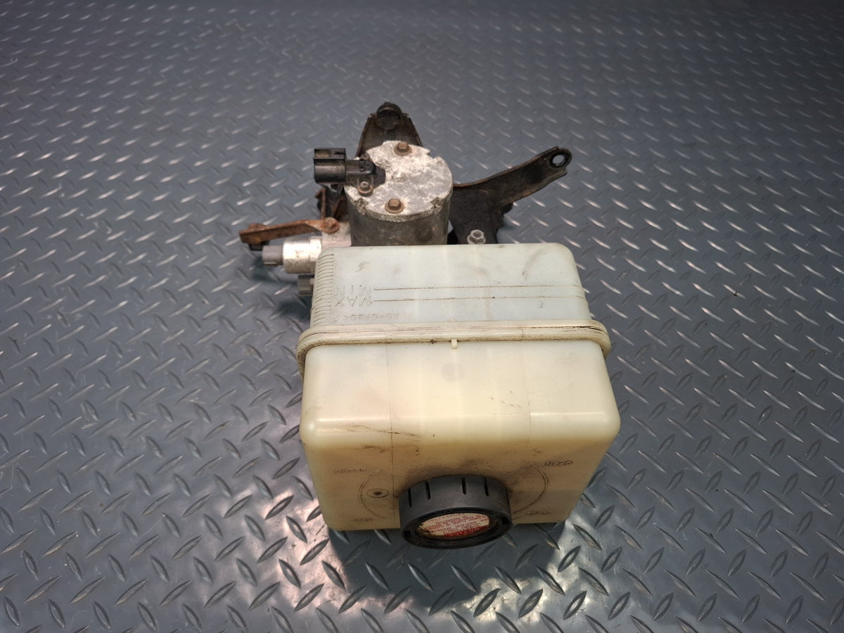 2003-2007 Lexus UZJ100L LX470 Air Ride Suspension Height Pump Motor W/ Reservoir