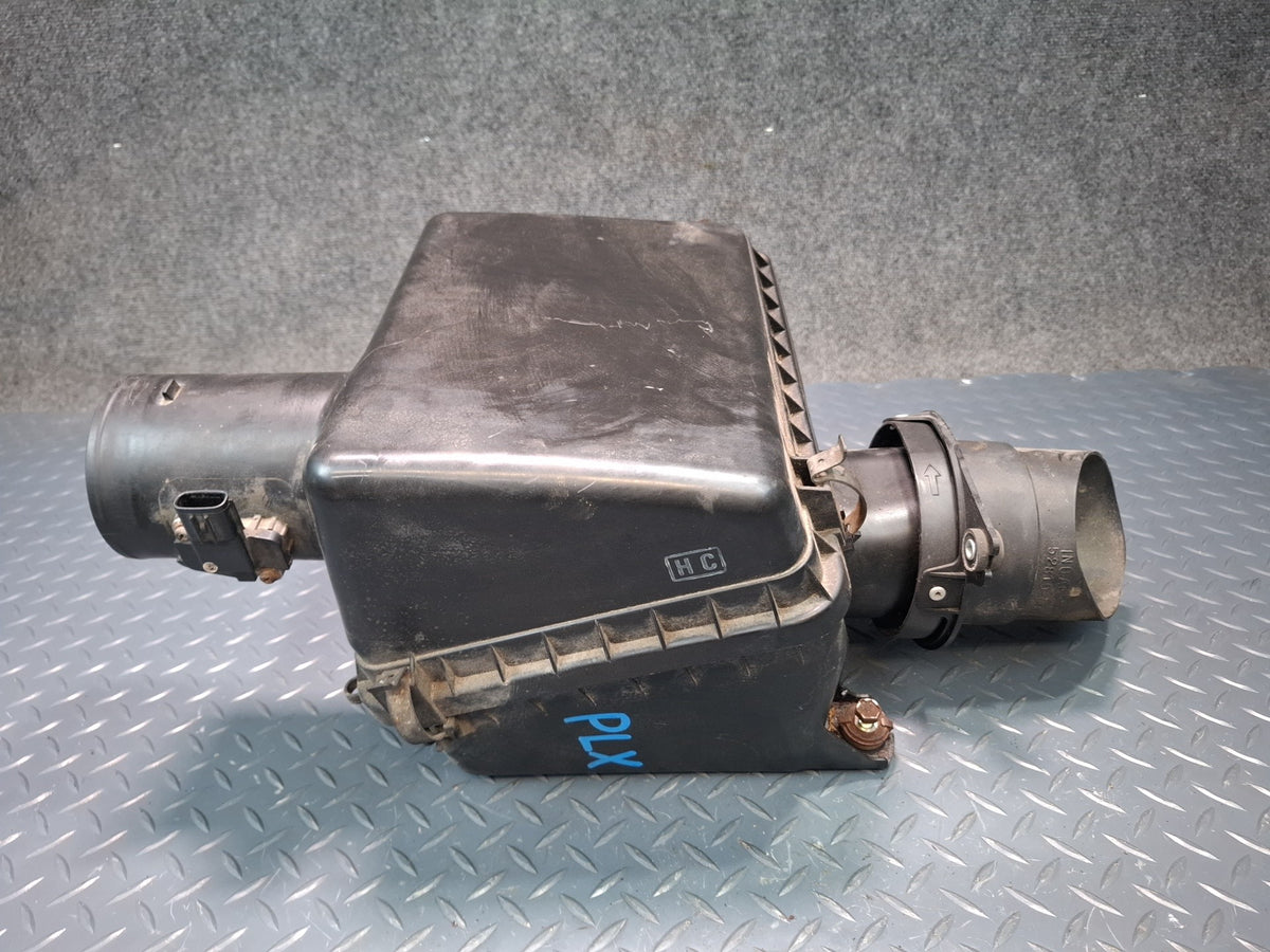 2003-2007 Lexus UZJ100L LX470 Engine Air Intake Cleaner Filter Box W/ MAF Sensor
