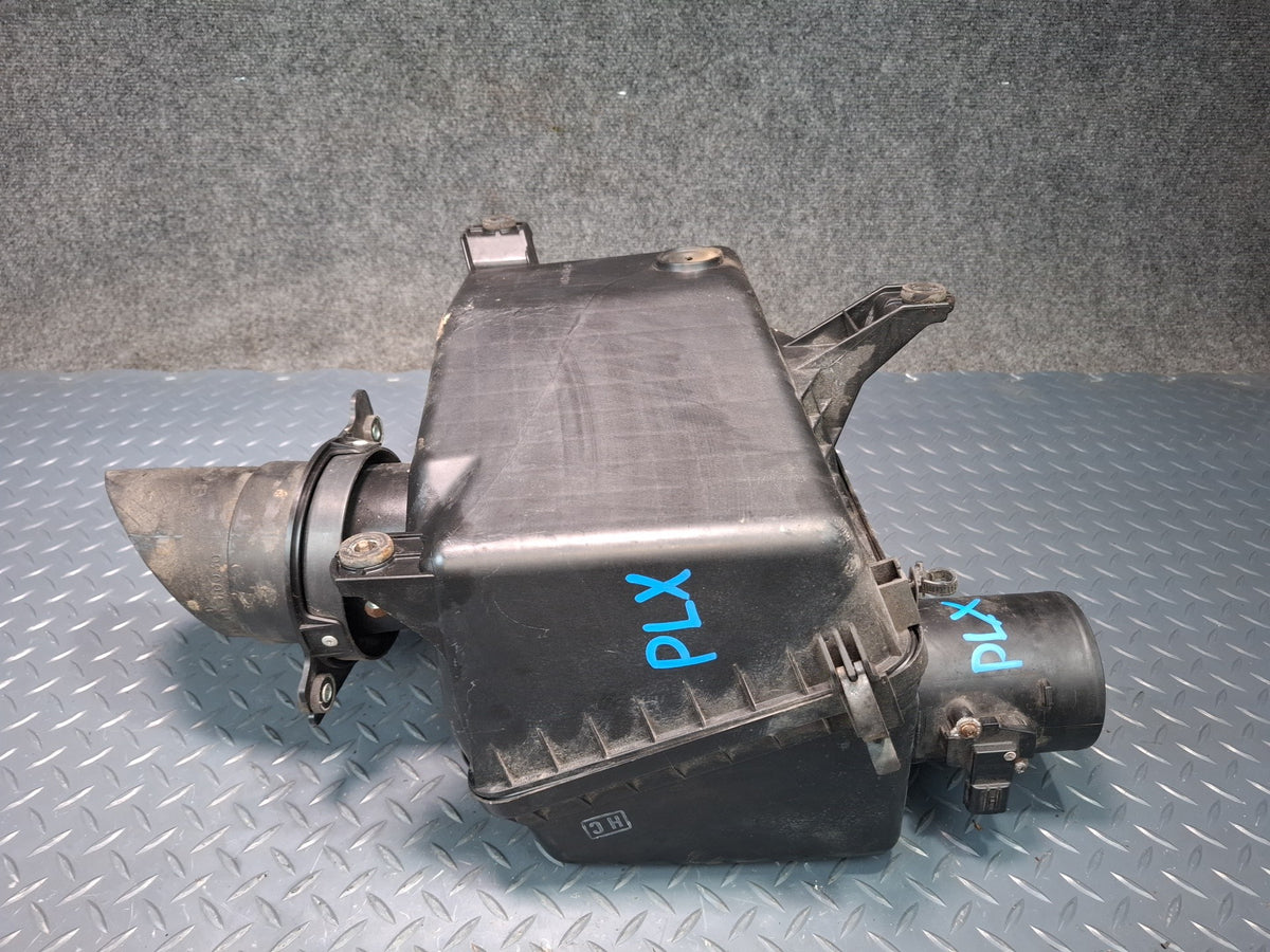 2003-2007 Lexus UZJ100L LX470 Engine Air Intake Cleaner Filter Box W/ MAF Sensor