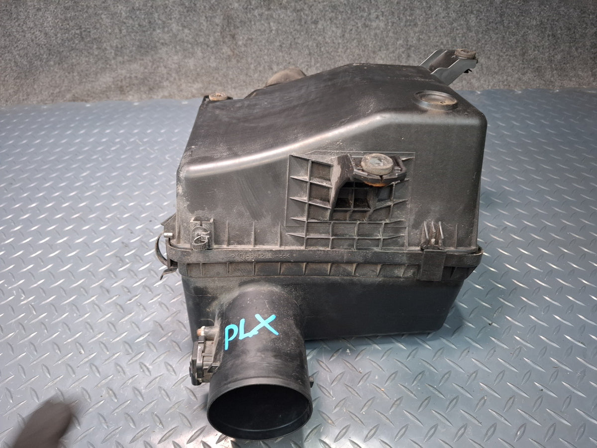 2003-2007 Lexus UZJ100L LX470 Engine Air Intake Cleaner Filter Box W/ MAF Sensor