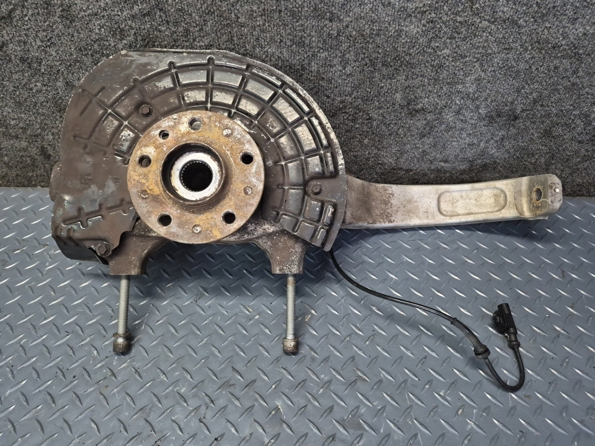 17-20 Maserati Levante M161 3.0L AWD Front Right Spindle Knuckle Wheel Hub