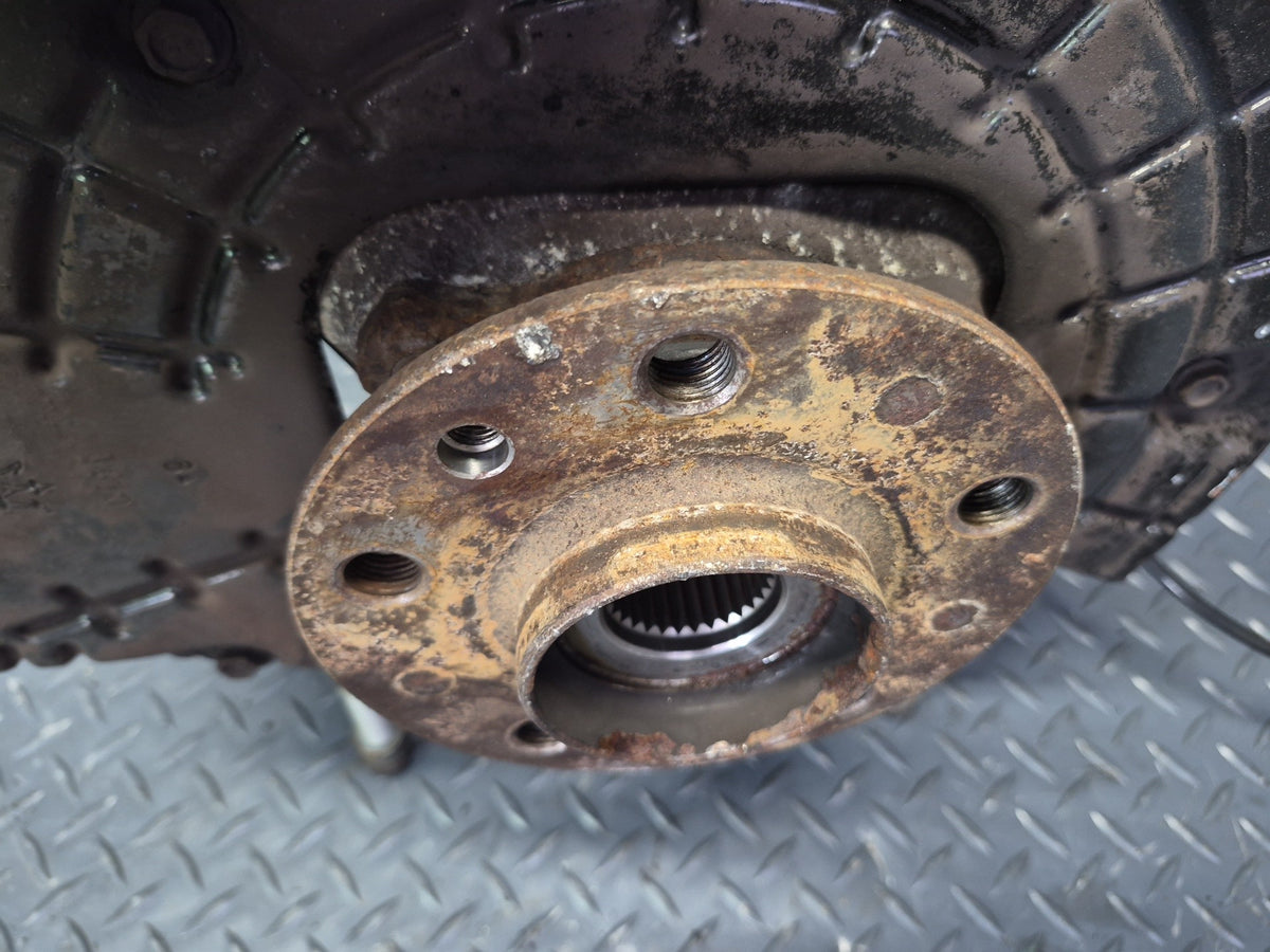 17-20 Maserati Levante M161 3.0L AWD Front Right Spindle Knuckle Wheel Hub