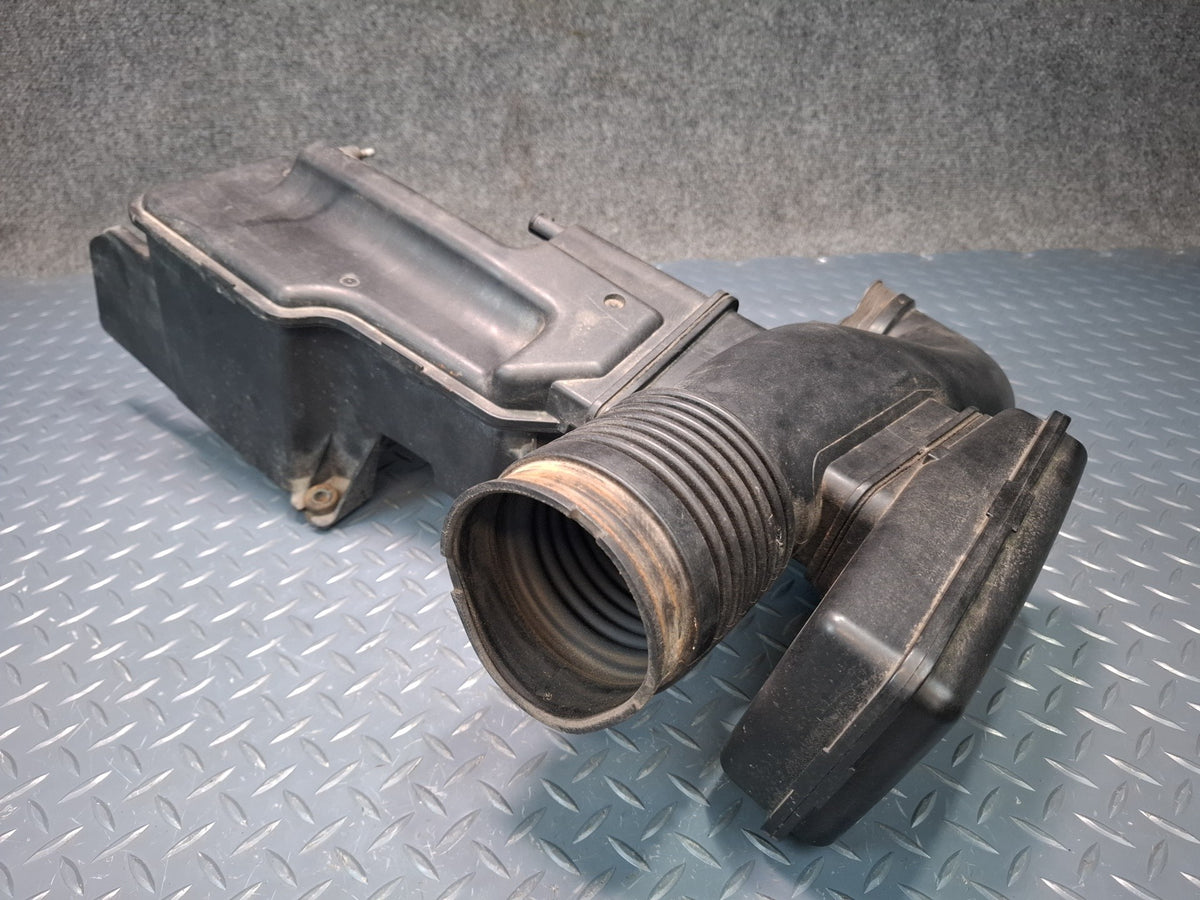 2006-2007 Lexus UZJ100L LX470 Air Intake Resonator Hose Pipe Line 17875-50330