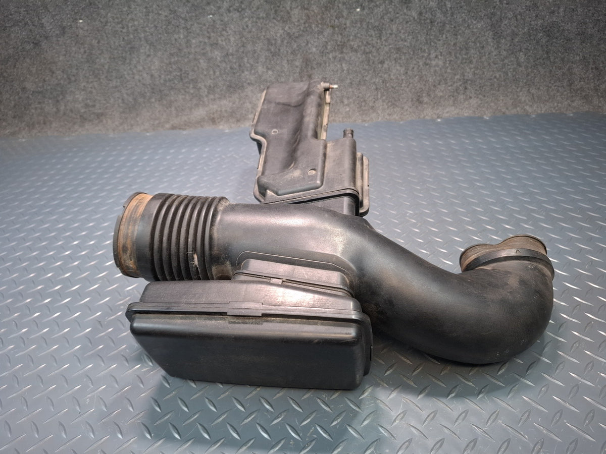 2006-2007 Lexus UZJ100L LX470 Air Intake Resonator Hose Pipe Line 17875-50330