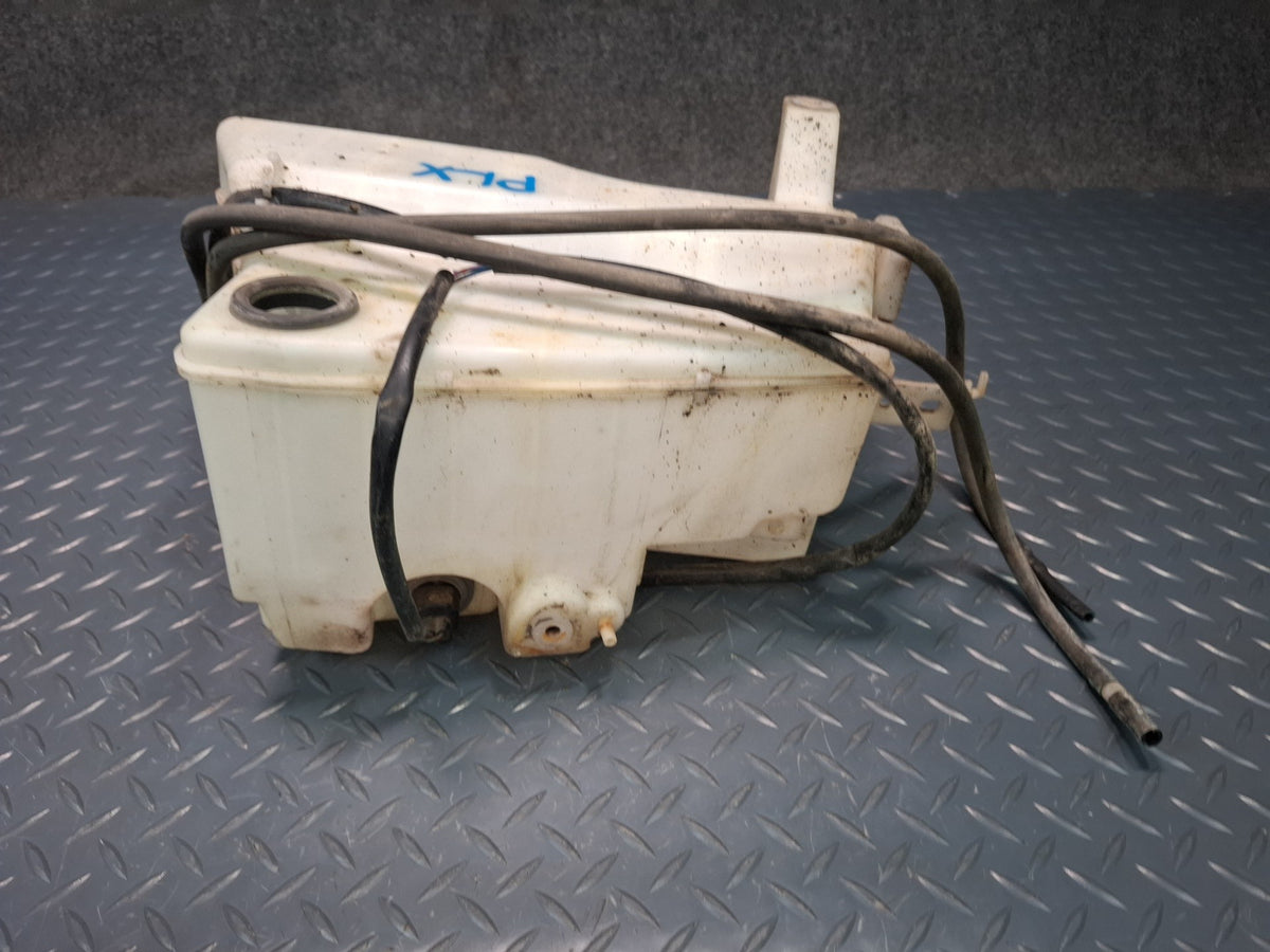 1998-2007 Lexus UZJ100L LX470 Windshield Washer Fluid Reservoir Tank W/ Pumps
