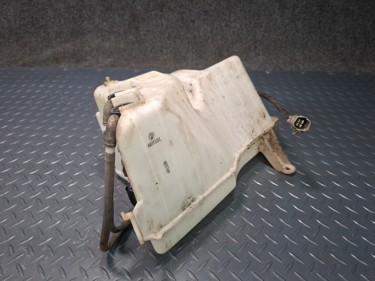 1998-2007 Lexus UZJ100L LX470 Windshield Washer Fluid Reservoir Tank W/ Pumps