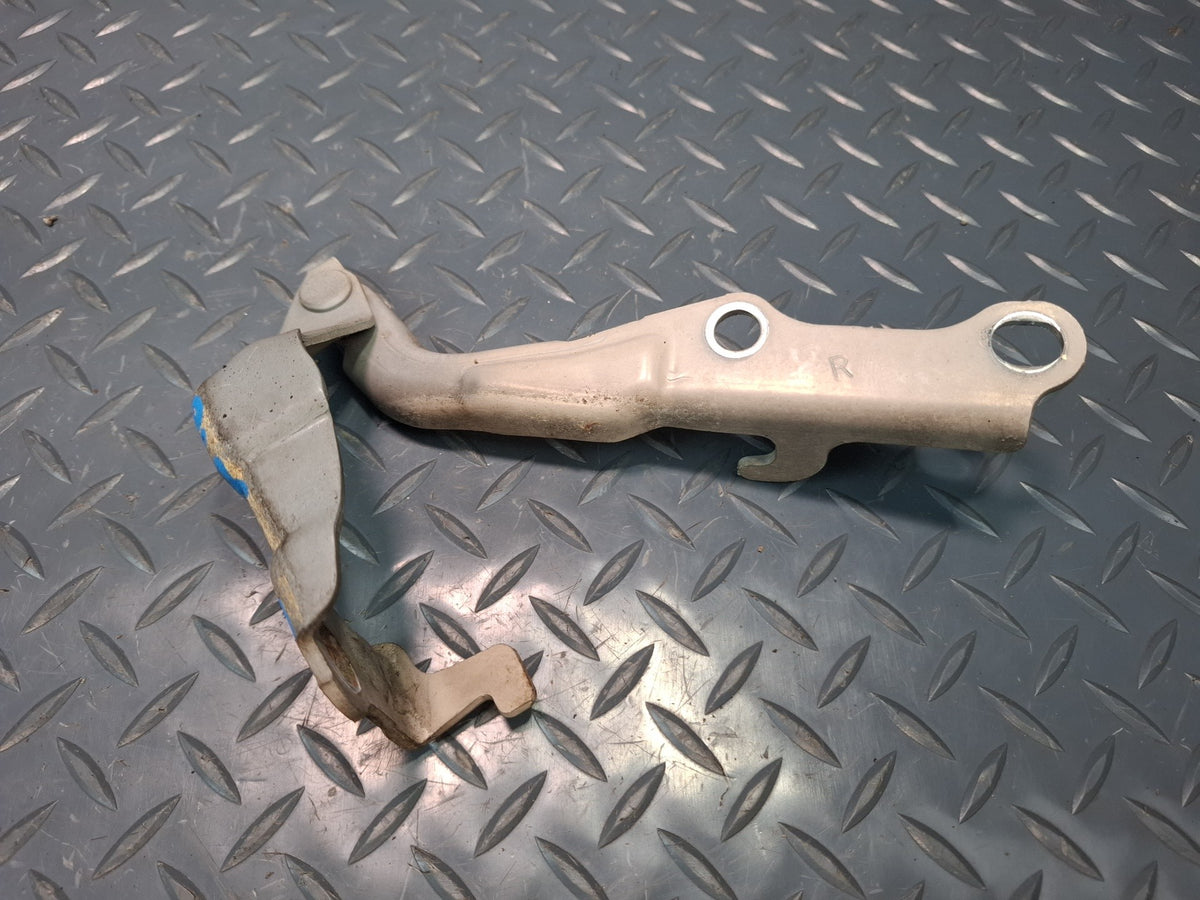 1998-2007 Lexus UZJ100L LX470 Front Left & Right Side Hood Hinge Set of 2