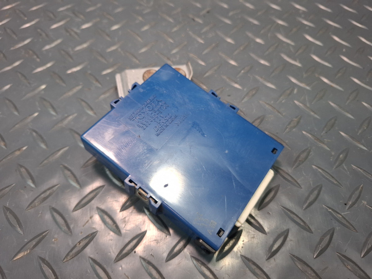 2006-2007 Lexus UZJ100L LX470 Network Gateway Computer Control Module