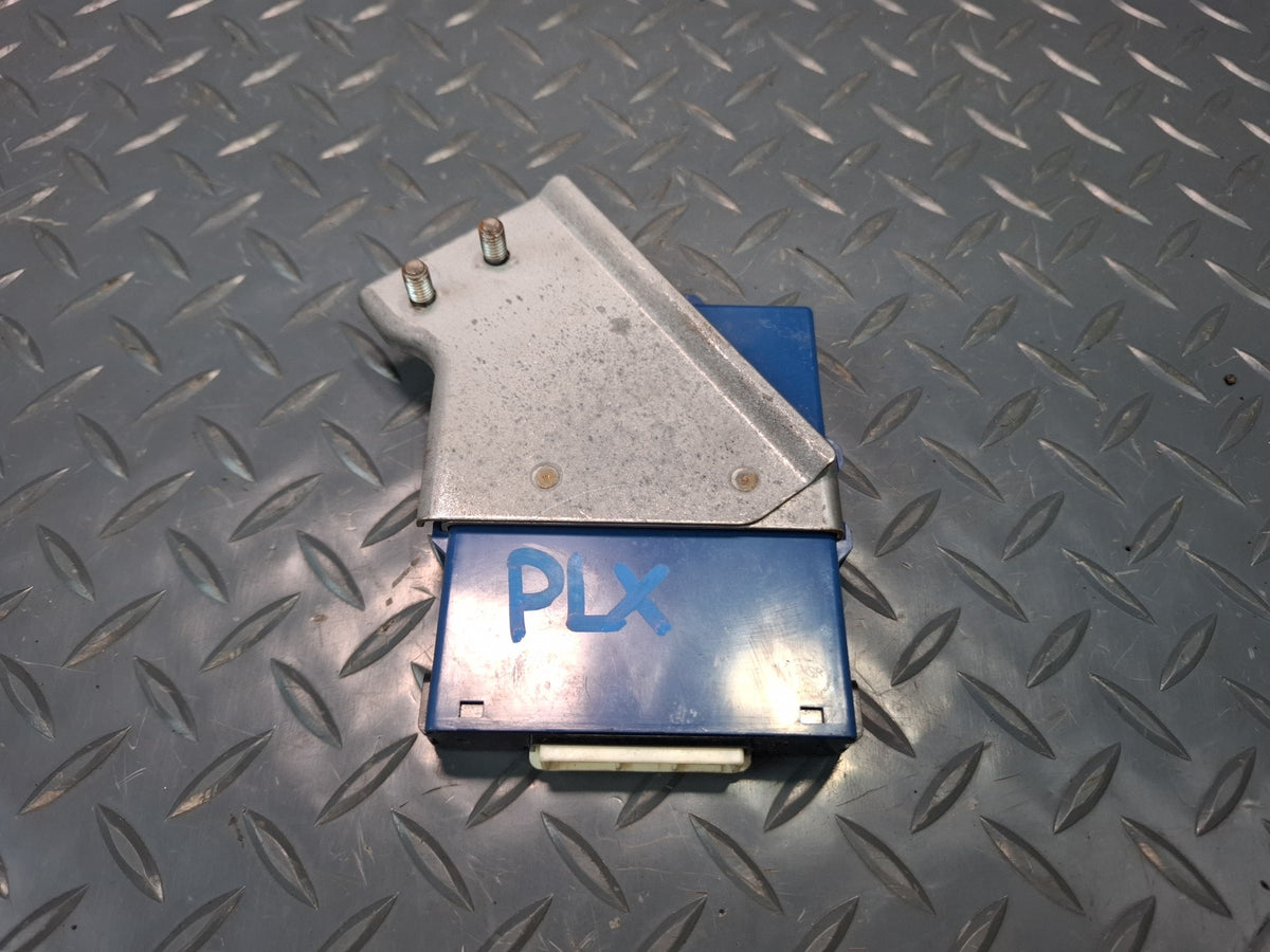 2006-2007 Lexus UZJ100L LX470 Network Gateway Computer Control Module