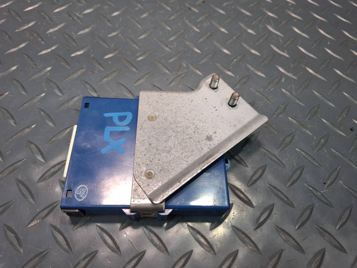 2006-2007 Lexus UZJ100L LX470 Network Gateway Computer Control Module