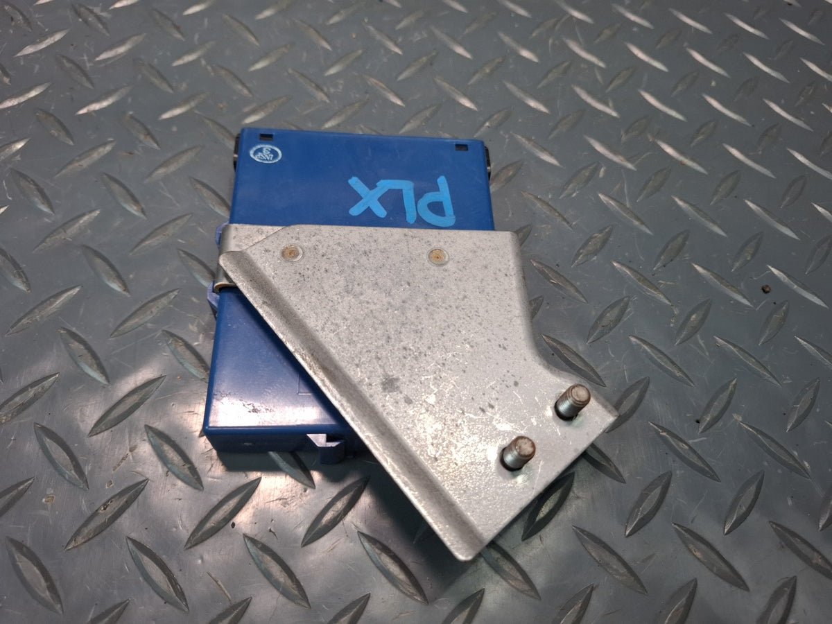 2006-2007 Lexus UZJ100L LX470 Network Gateway Computer Control Module