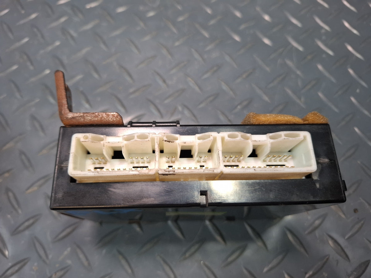 2003-2007 Lexus UZJ100L LX470 Rear A/C Air Condition Amplifier 88650-60362