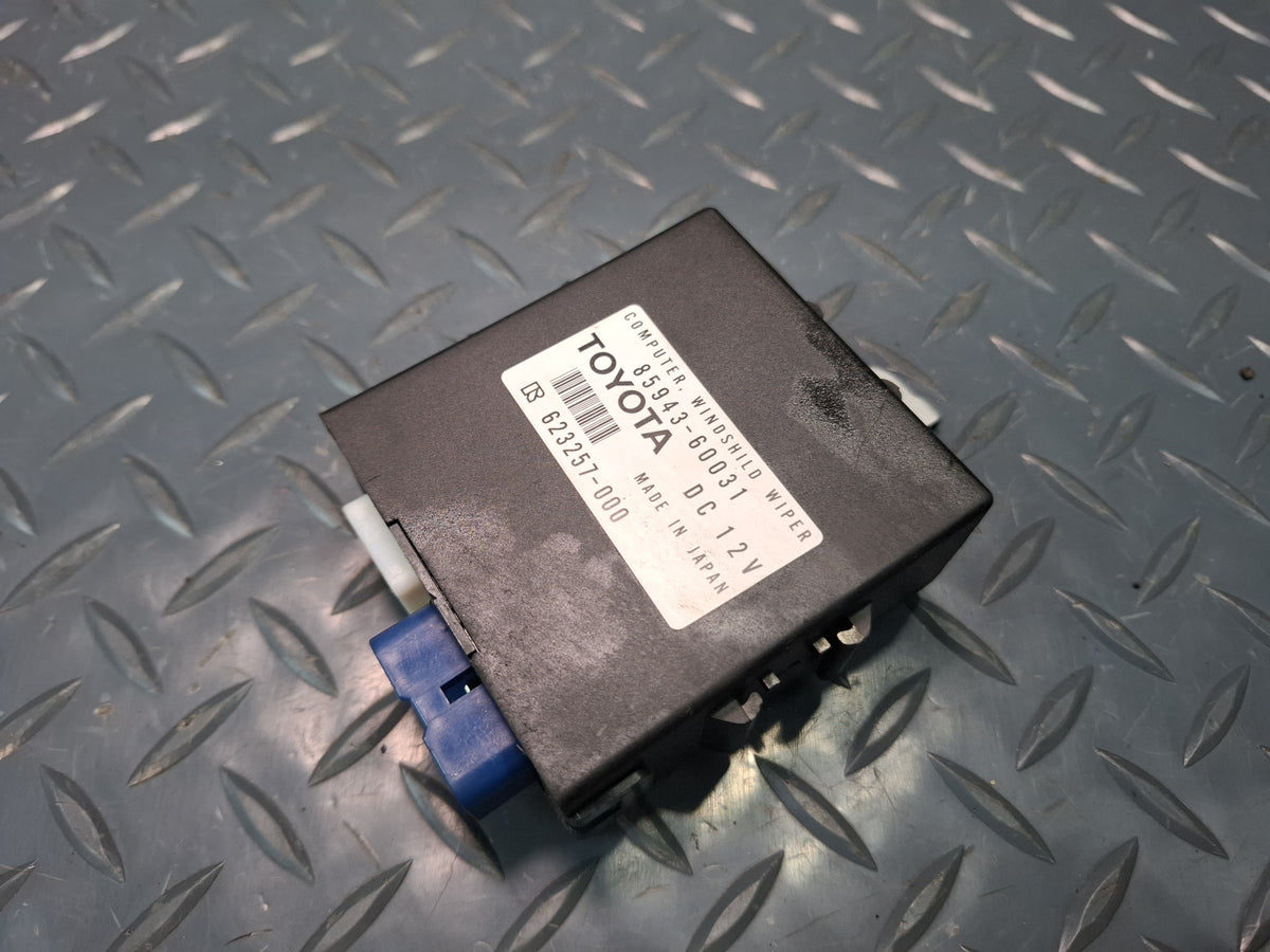 2003-2007 Lexus UZJ100L LX470 Windshield Wiper Control Module 85943-60031