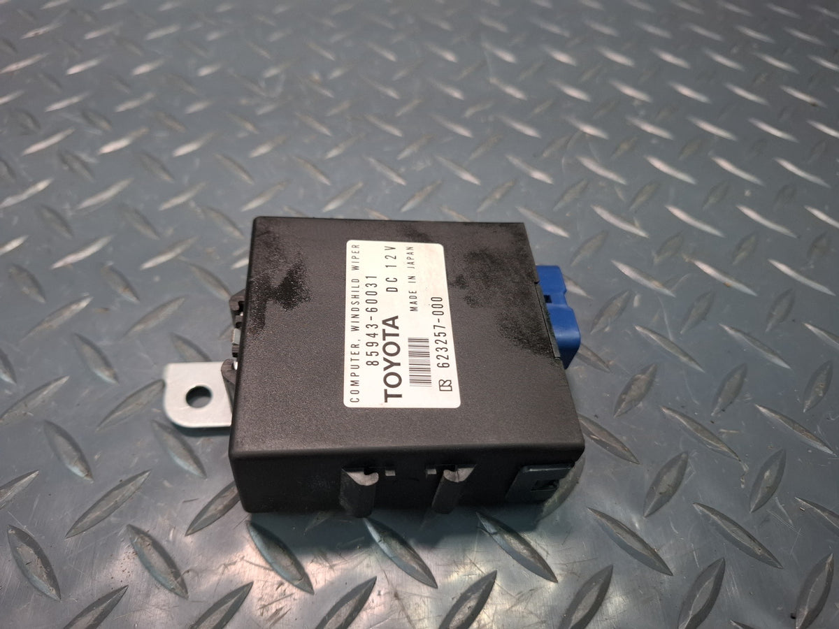 2003-2007 Lexus UZJ100L LX470 Windshield Wiper Control Module 85943-60031