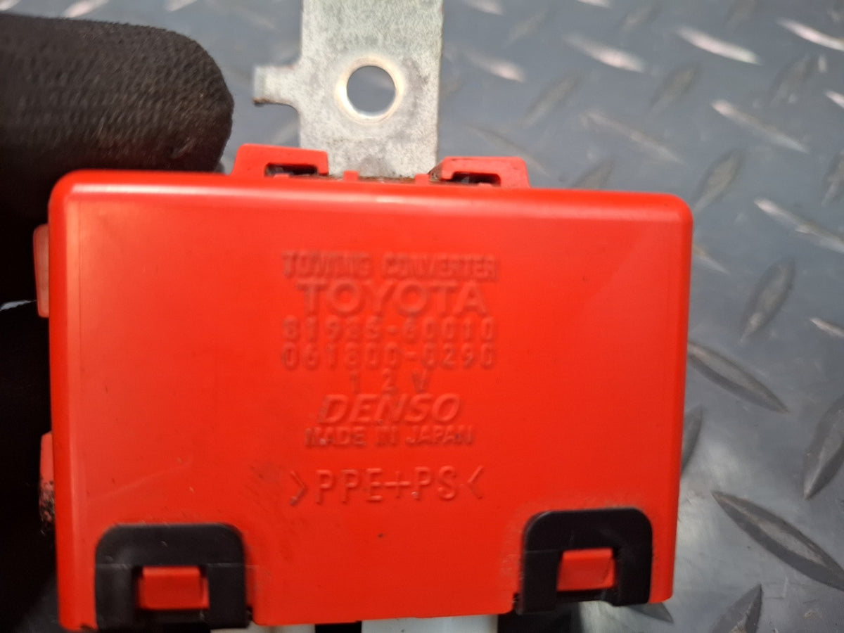 2003-2007 Lexus UZJ100L LX470 Towing Converter Computer Control Module