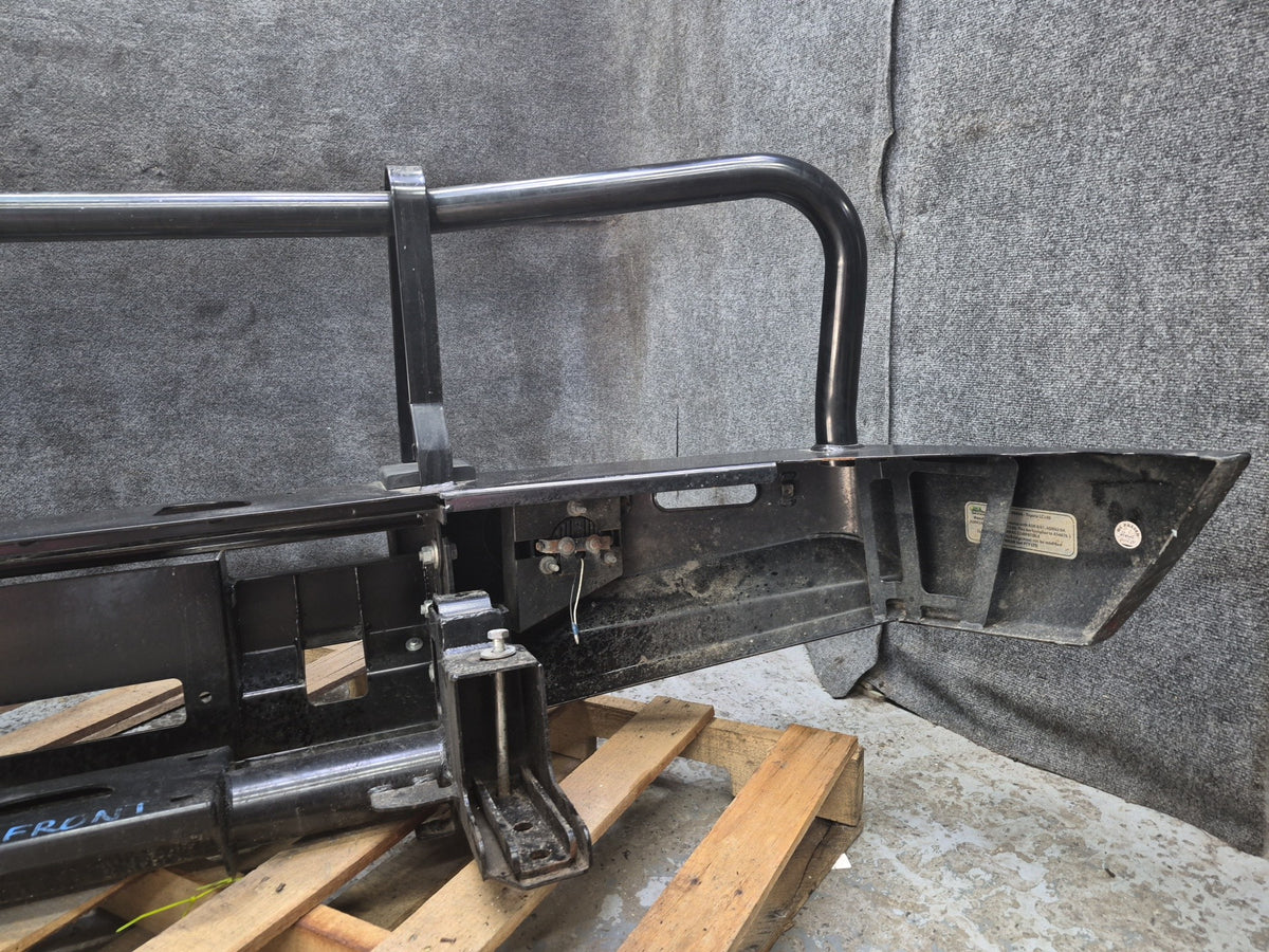 1998-2007 Lexus UZJ100L LX470 Front Off-road Bumper Bull Bar Ironman Damaged