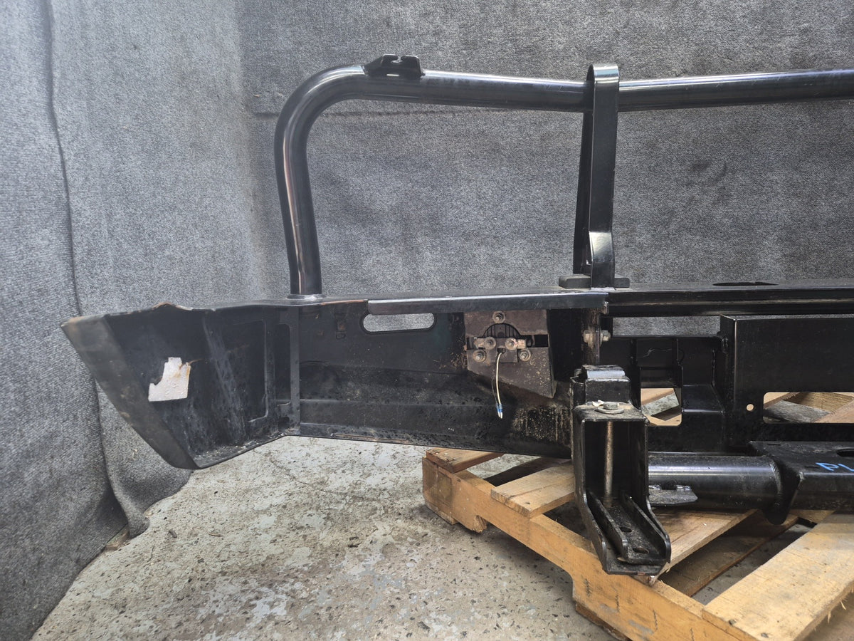 1998-2007 Lexus UZJ100L LX470 Front Off-road Bumper Bull Bar Ironman Damaged