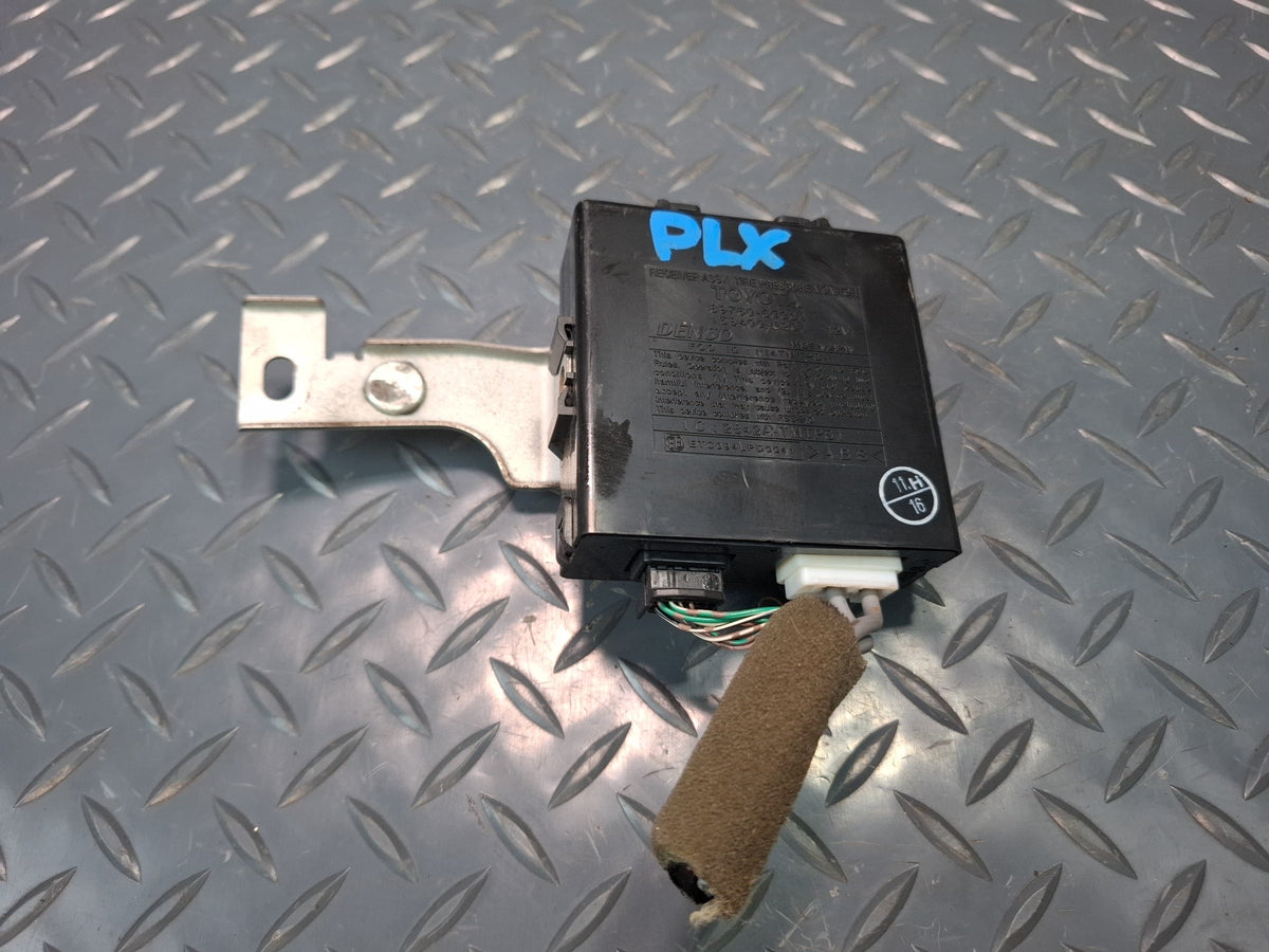 2006-2007 Lexus UZJ100L LX470 TPMS Tire Pressure Monitor Control Module